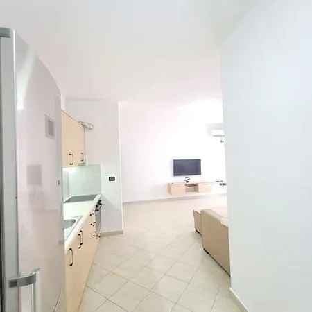 Great Location Modern Spacious Appartamento