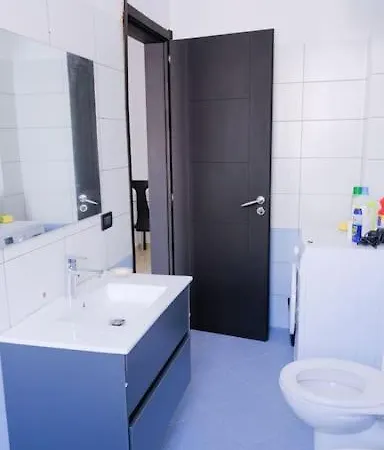 Great Location Modern Spacious Appartamento